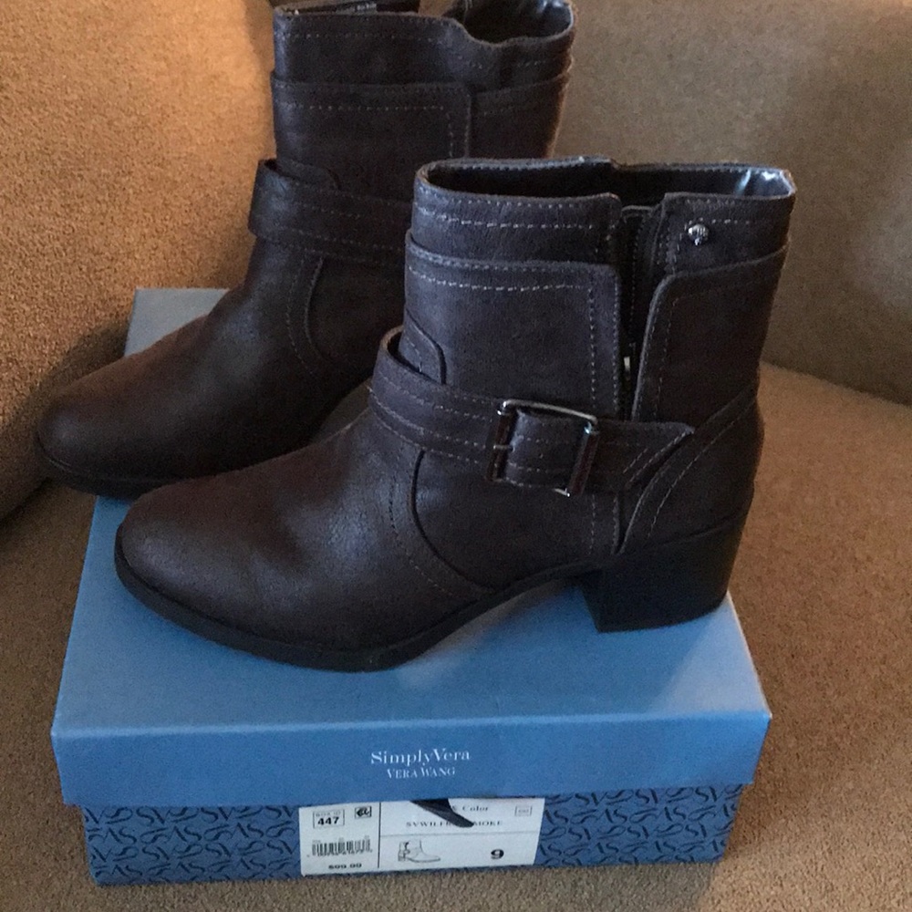 Vera Wang-Simply Vera Brown Soft Leather Boots